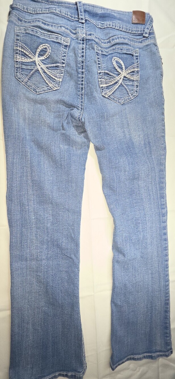 Wallflower The Luscious Curvy Bootcut Jeans Size 11 Blue Medium Wash Sku 221 - Picture 6 of 7